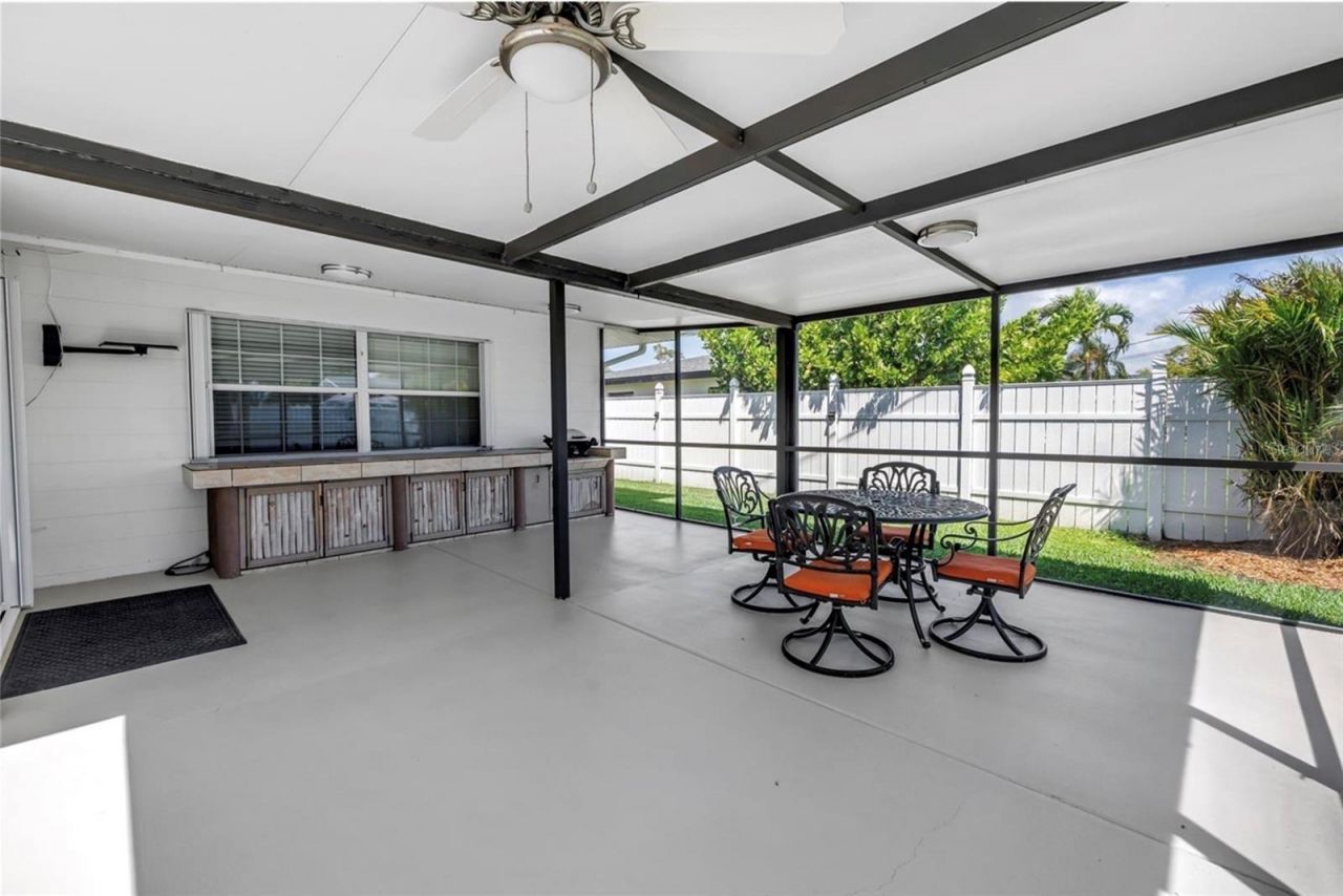742 45th Avenue Ne, Saint Petersburg, FL 33703 Photo