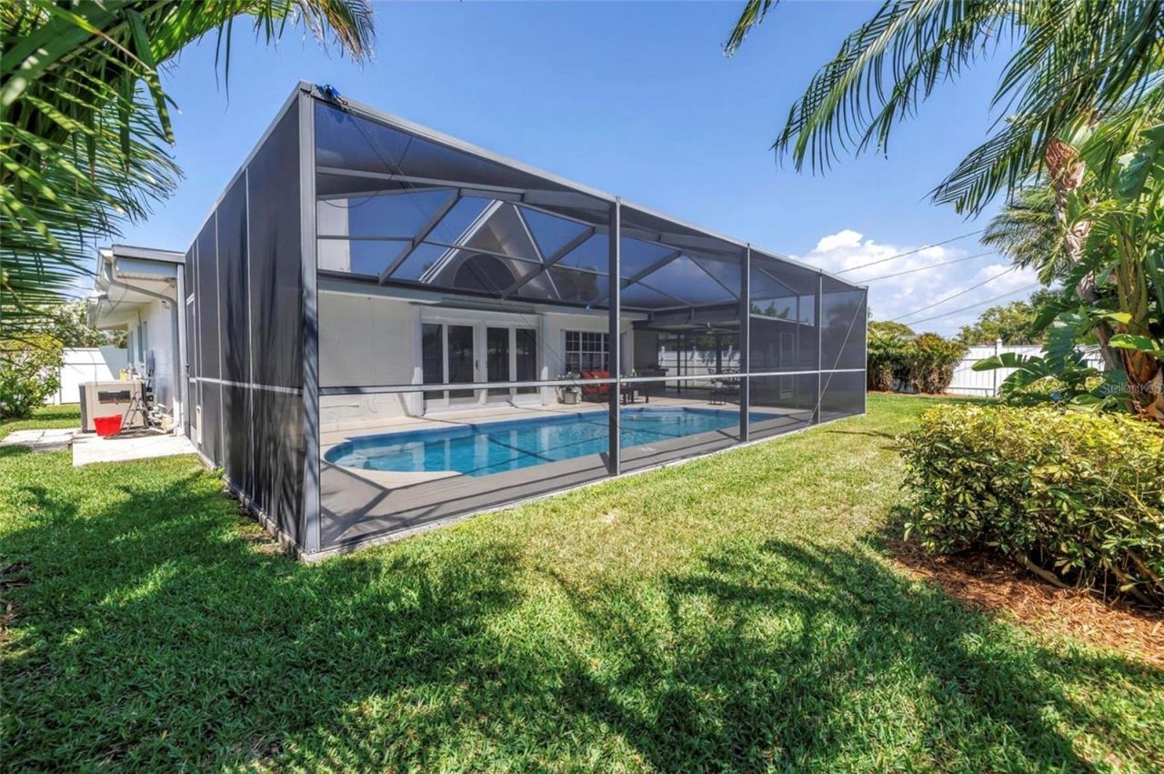 742 45th Avenue Ne, Saint Petersburg, FL 33703 Photo