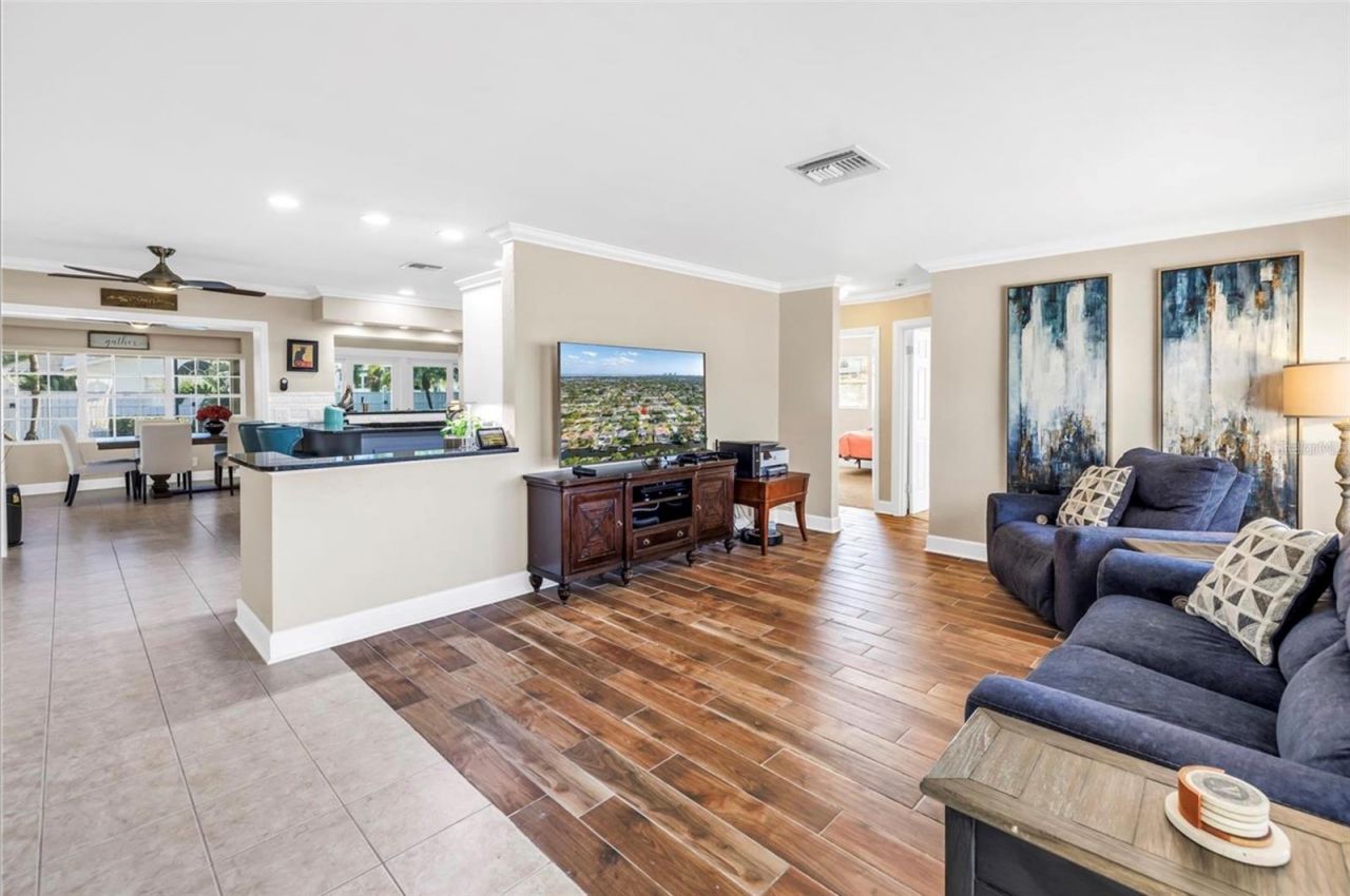 742 45th Avenue Ne, Saint Petersburg, FL 33703 Photo