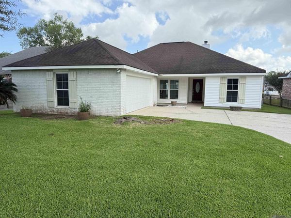 17433 Lake Iris Ave, Saint George, LA 70817