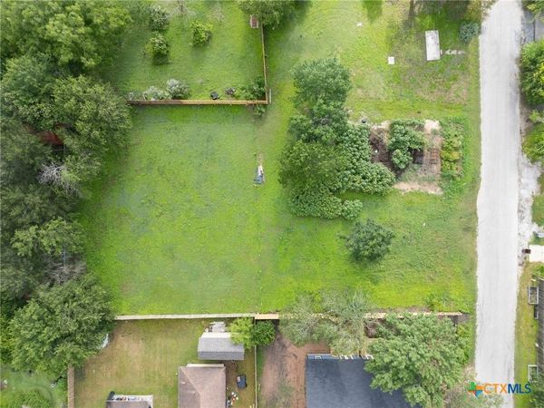 649 Fir Lane , Lockhart, TX 78644