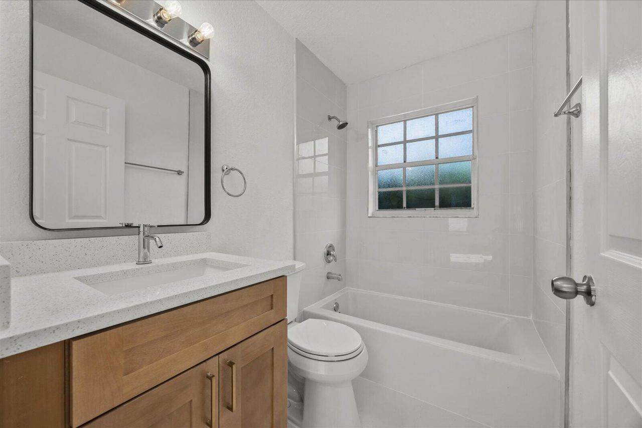 1561 NW 7th Lane, Pompano Beach, FL 33060 Photo