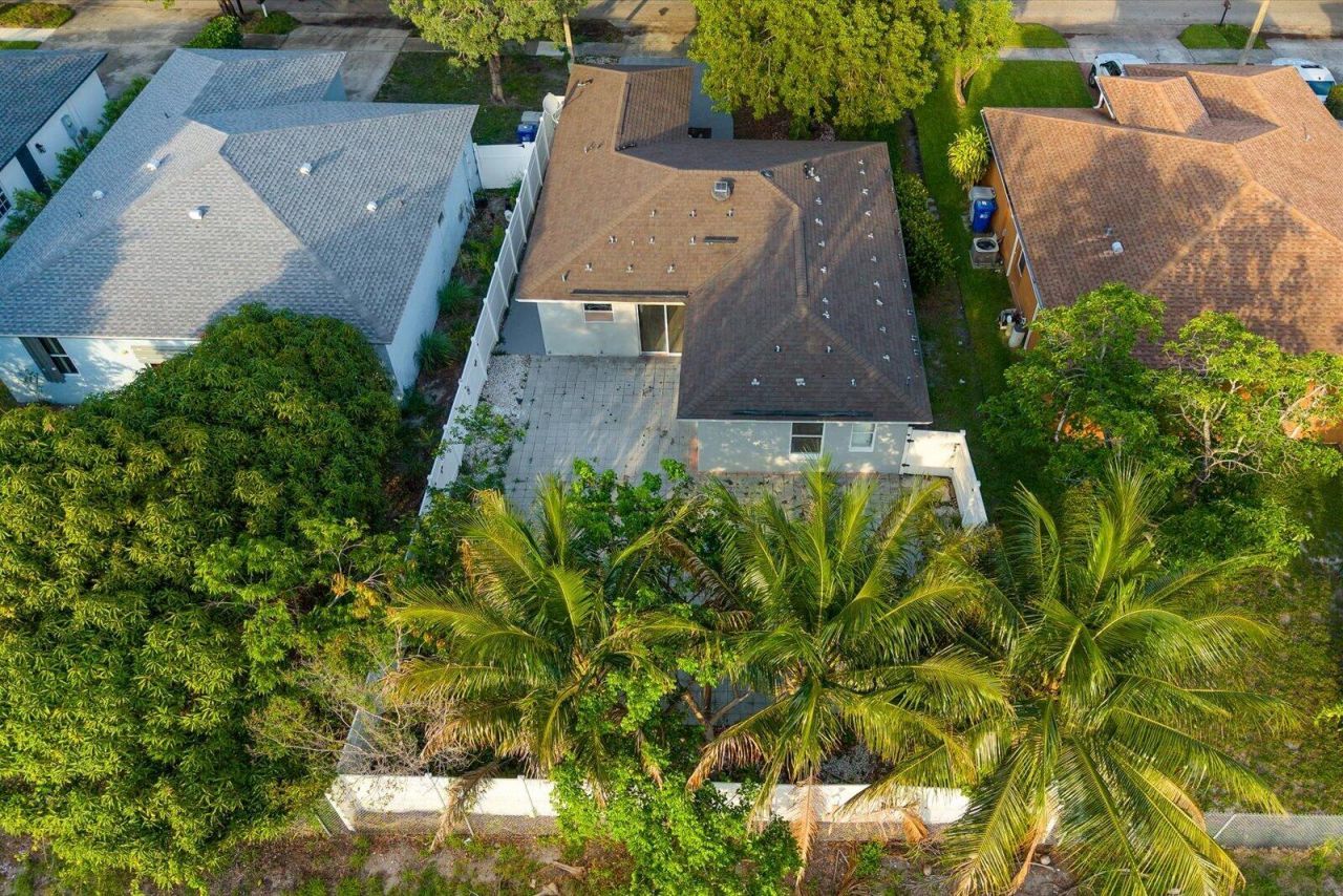 1561 NW 7th Lane, Pompano Beach, FL 33060 Photo