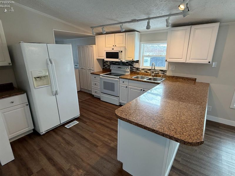 45 E Bass Circle, Marblehead, OH 43440 Photo 11