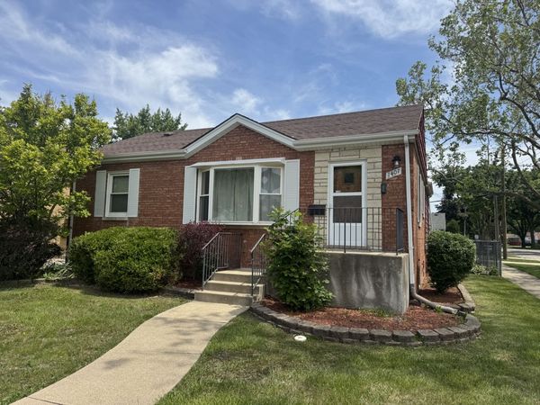 1401 Beach Avenue , La Grange Park, IL 60526