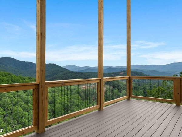 3225 Emerald Springs Loop, Sevierville, TN 37862