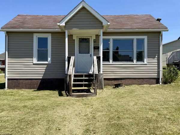 8267 Elk Avenue, Stonewood, WV 26301