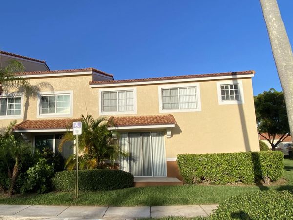 117 Yacht Club Way, Unit 111, Hypoluxo, FL 33462