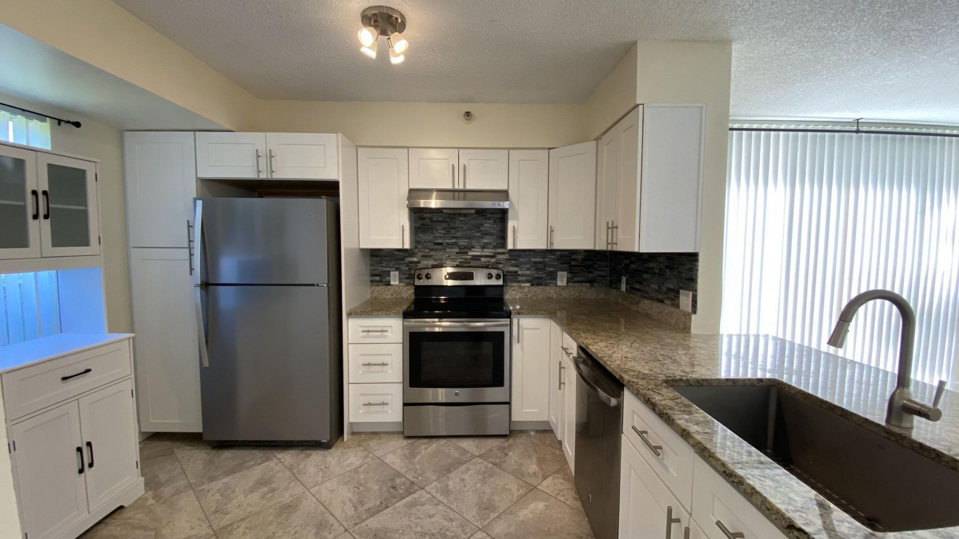 117 Yacht Club Way, Unit 111, Hypoluxo, FL 33462 Photo