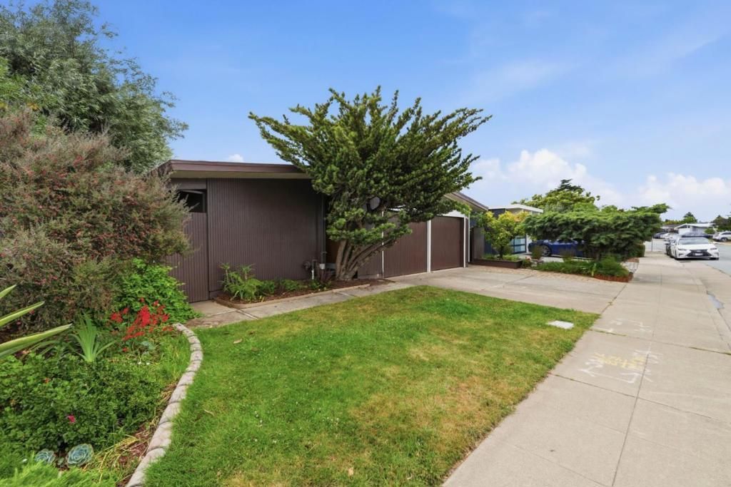 692 Edna Way, San Mateo, CA 94402 Main Photo