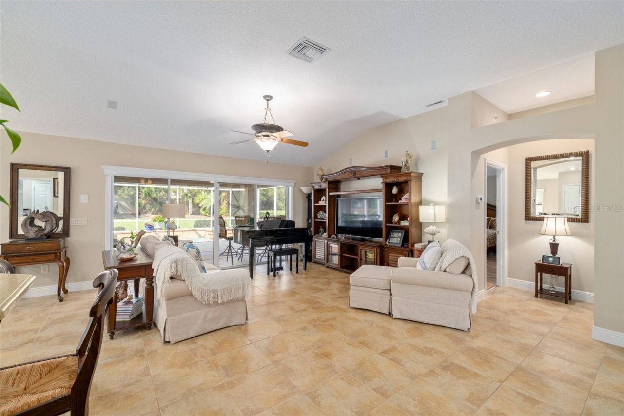 2741 Persimmon Loop, The Villages, FL 32162 Photo