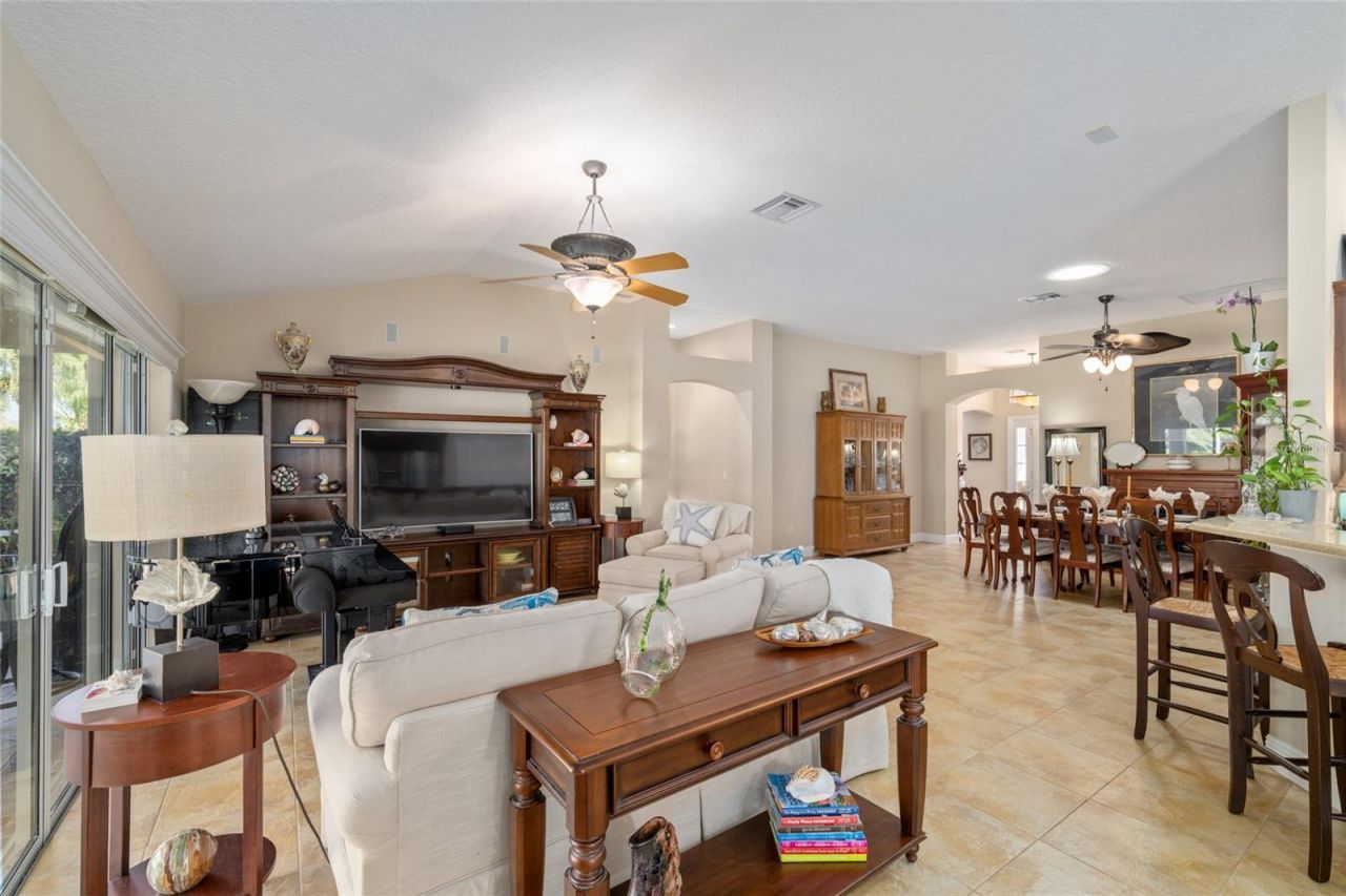2741 Persimmon Loop, The Villages, FL 32162 Photo