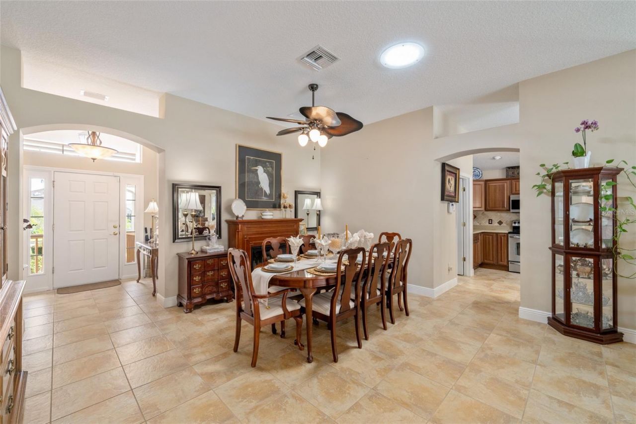 2741 Persimmon Loop, The Villages, FL 32162 Photo