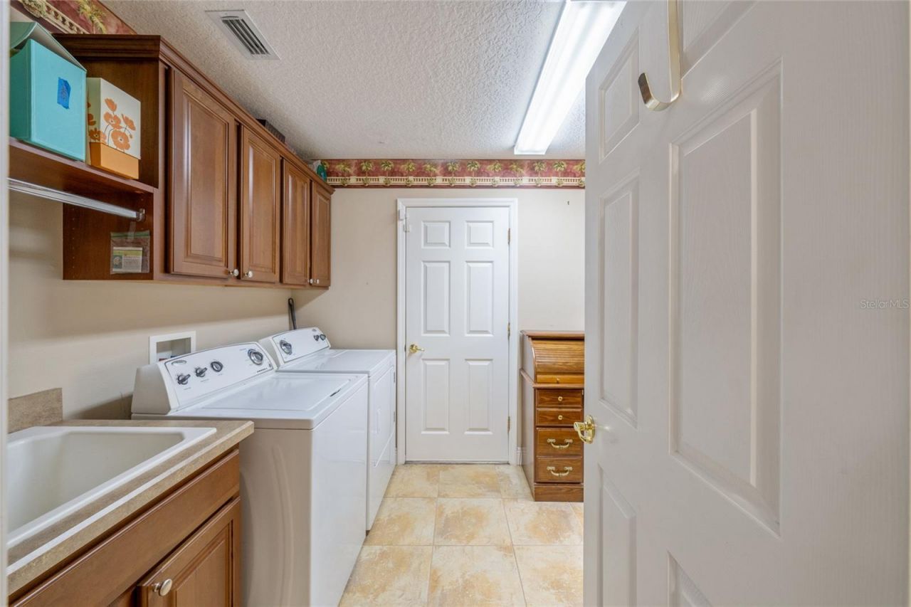 2741 Persimmon Loop, The Villages, FL 32162 Photo