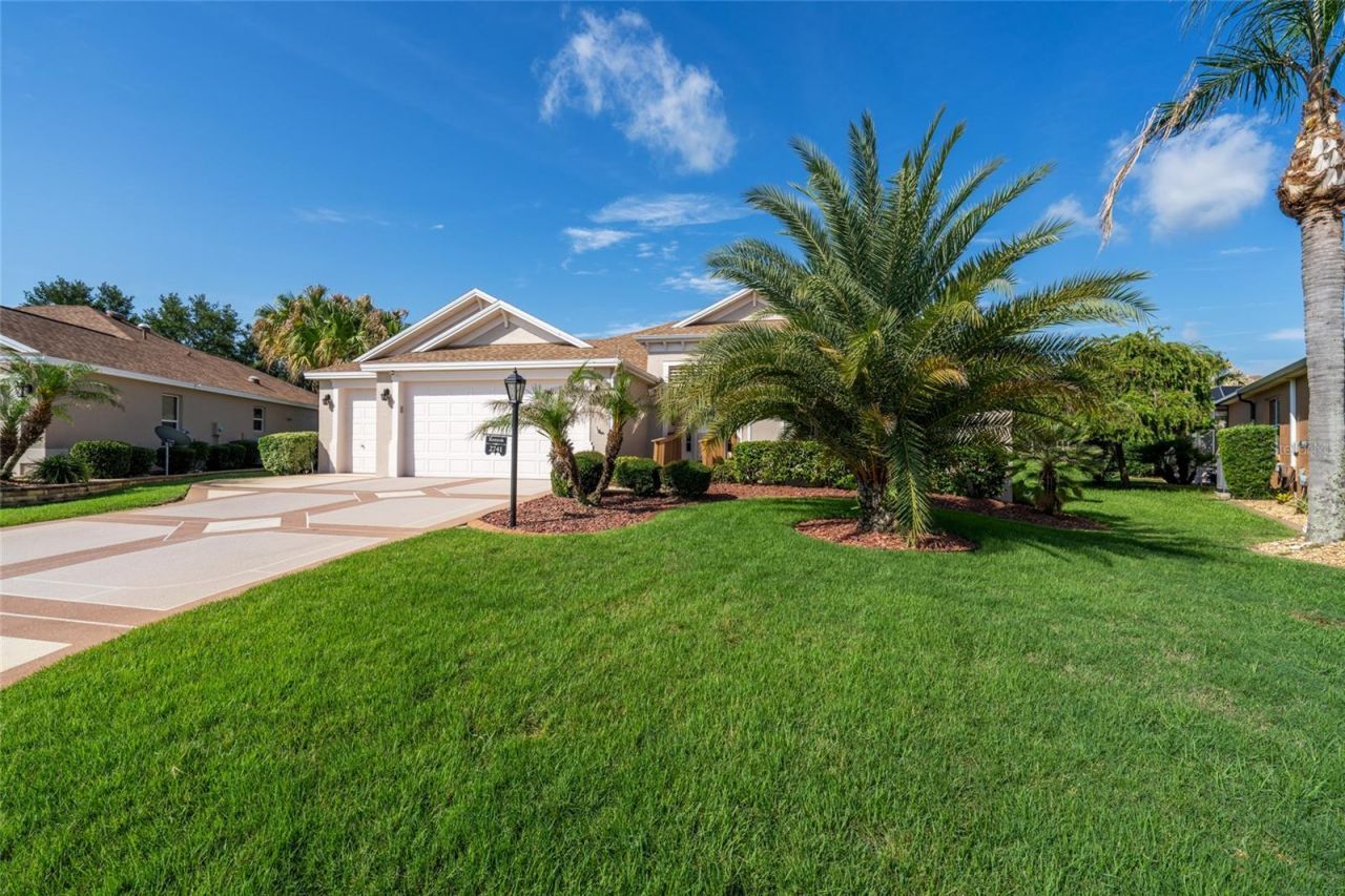 2741 Persimmon Loop, The Villages, FL 32162 Photo
