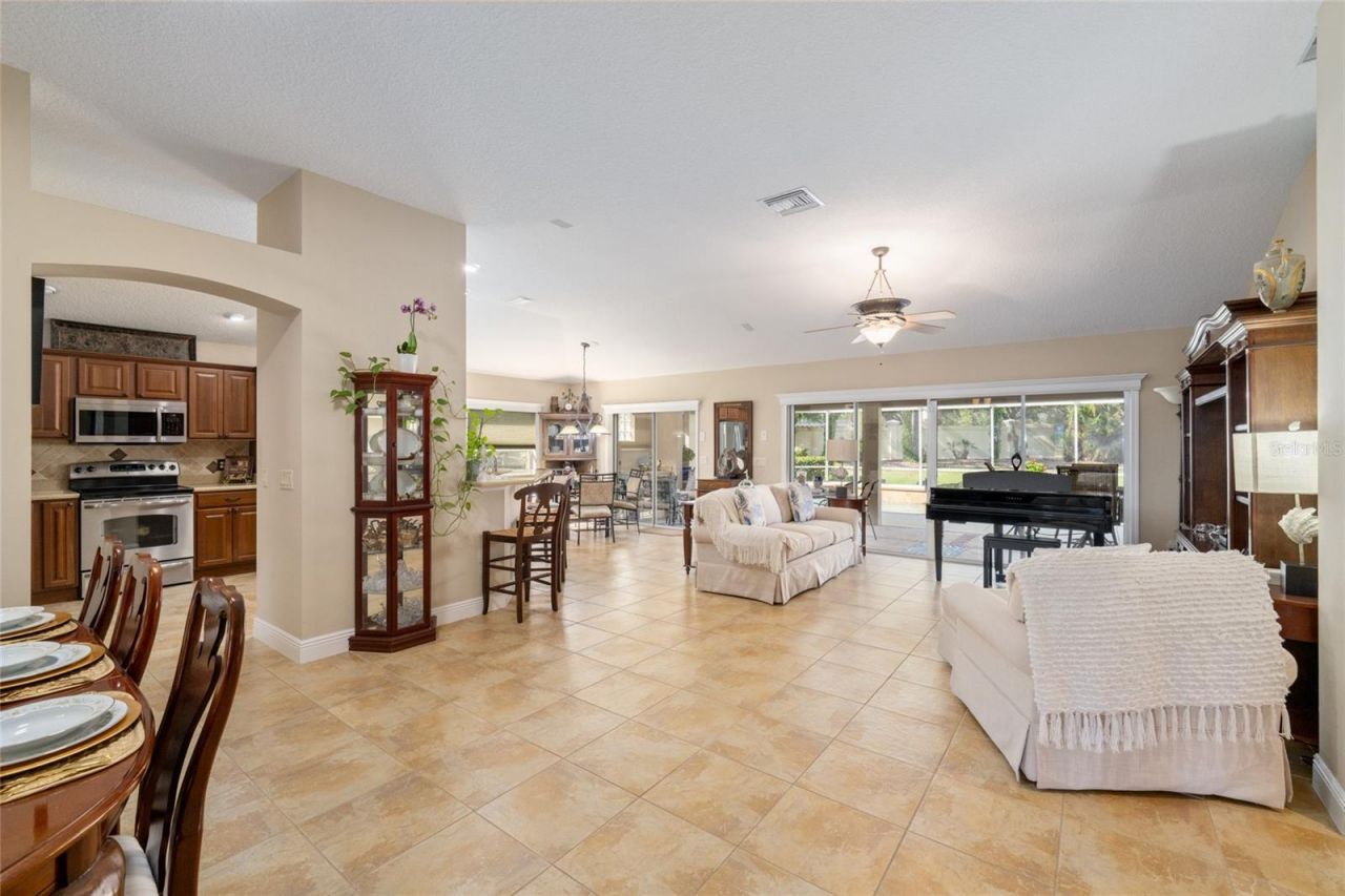 2741 Persimmon Loop, The Villages, FL 32162 Photo
