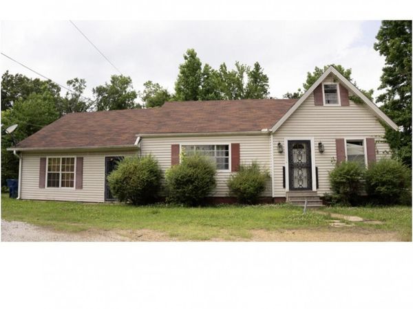 302 Armstrong Street, Batesville, MS 38606