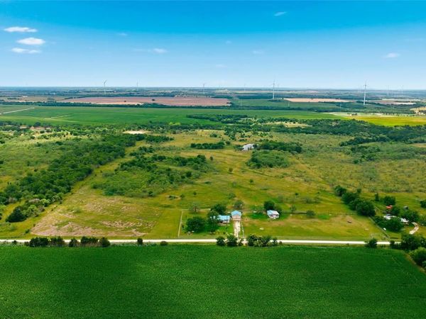 318 Hcr 3249 , Mount Calm, TX 76673