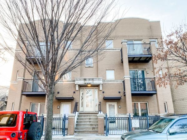 914 S Racine Avenue , Unit 202, Chicago, IL 60607