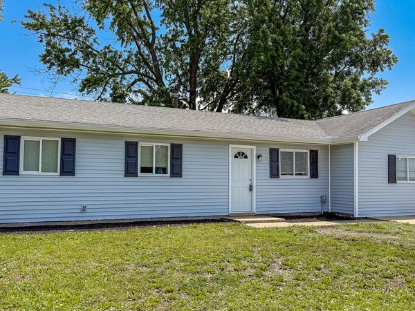 1516 N Mattis Avenue , Champaign, IL 61821