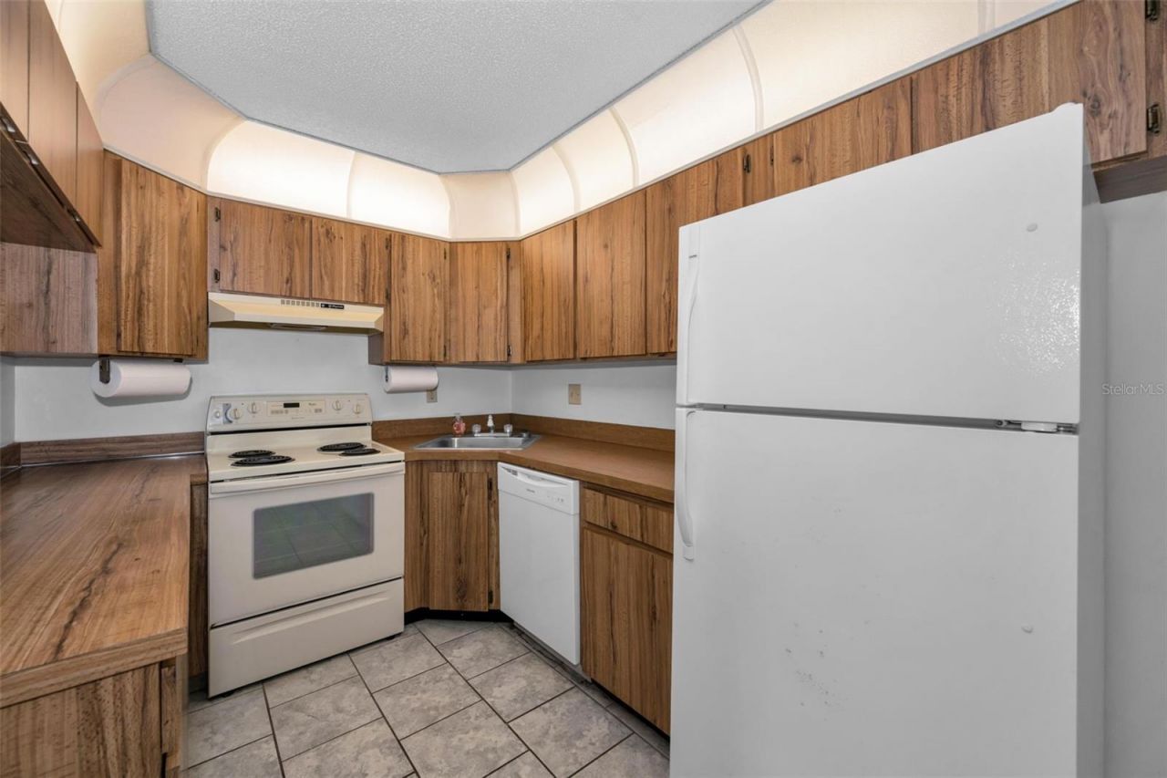 2687 Pine Ridge Way S, Unit B2, Palm Harbor, FL 34684 Photo