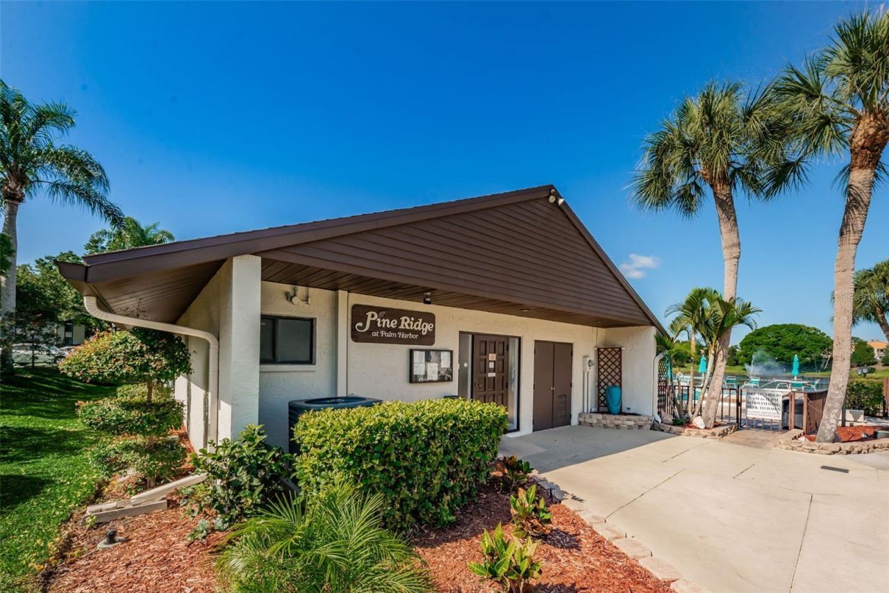 2687 Pine Ridge Way S, Unit B2, Palm Harbor, FL 34684 Photo