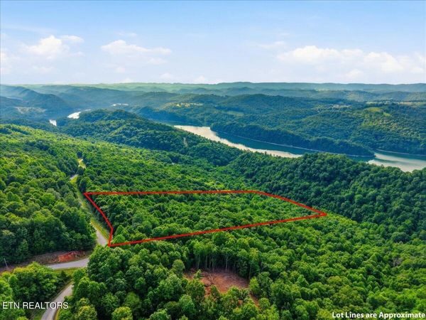 Whistle Valley Rd, New Tazewell, TN 37825