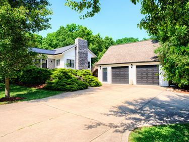 9220 Shawnee Trail, Powell, OH 43065