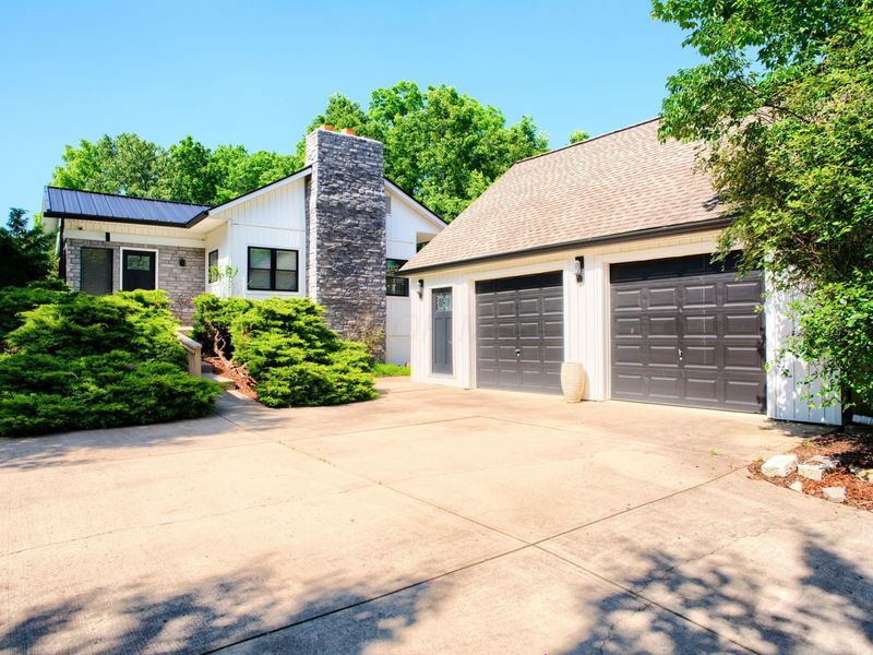 9220 Shawnee Trail, Powell, OH 43065 Photo 4