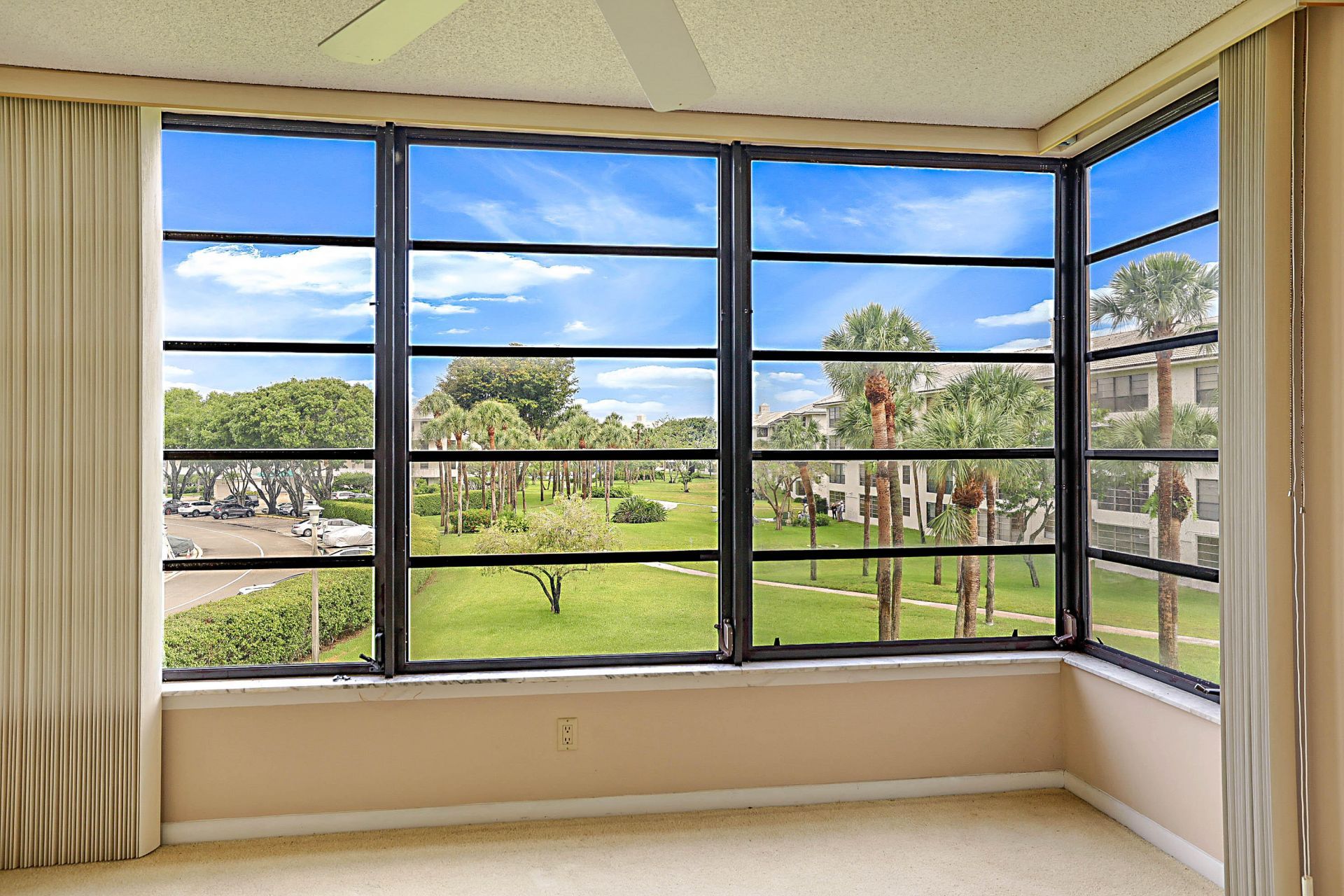 3526 Whitehall Drive, Unit 302, West Palm Beach, FL 33401 Photo