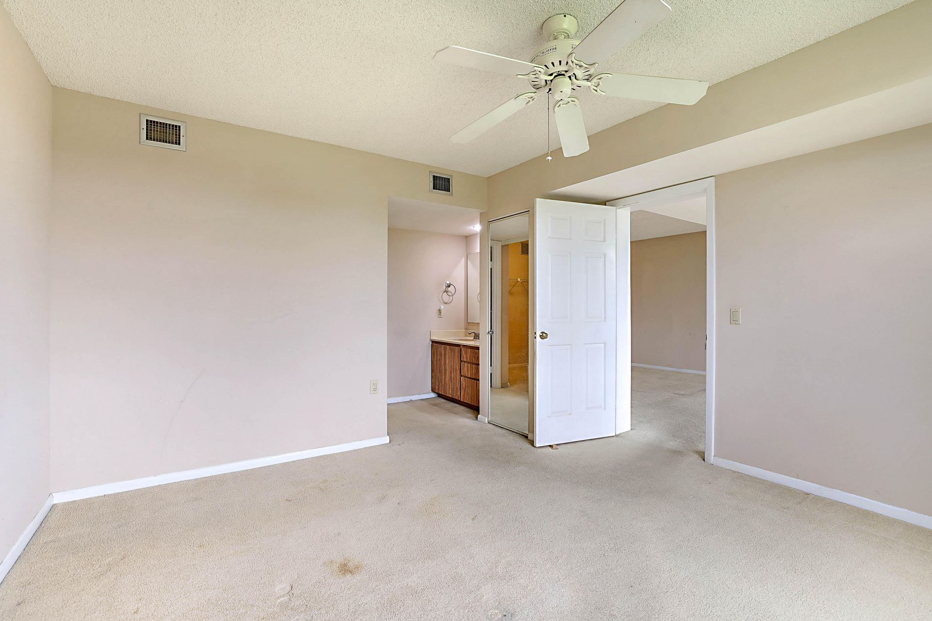 3526 Whitehall Drive, Unit 302, West Palm Beach, FL 33401 Photo