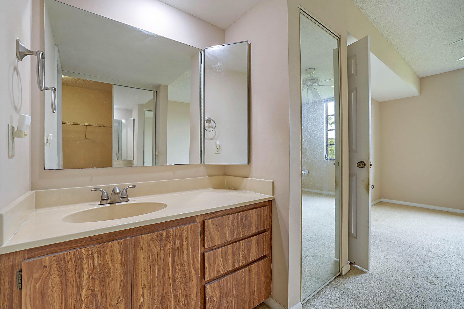 3526 Whitehall Drive, Unit 302, West Palm Beach, FL 33401 Photo