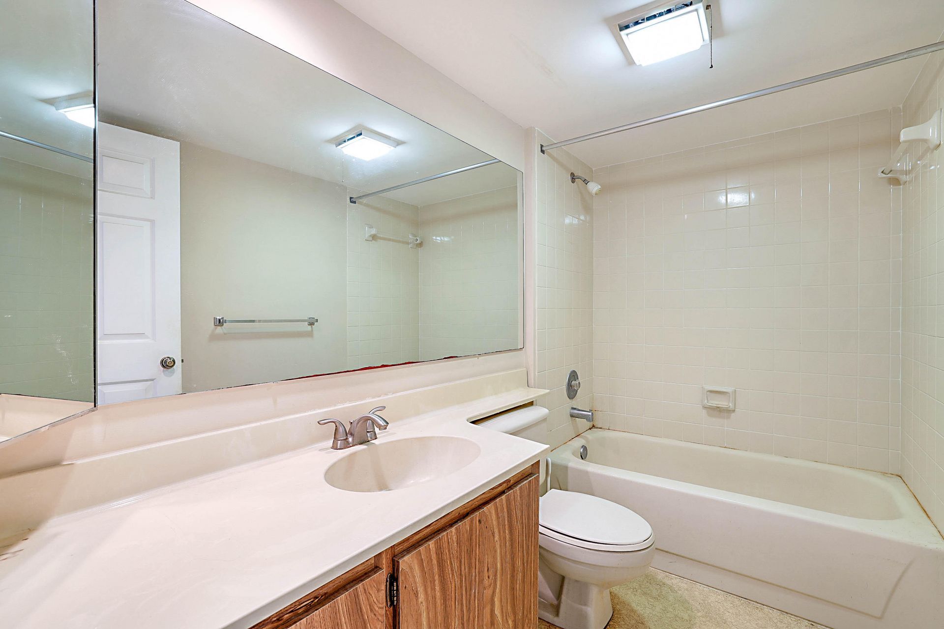 3526 Whitehall Drive, Unit 302, West Palm Beach, FL 33401 Photo