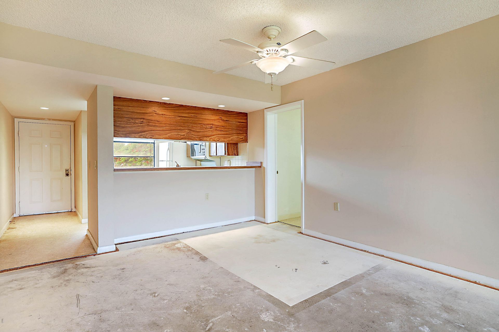 3526 Whitehall Drive, Unit 302, West Palm Beach, FL 33401 Photo