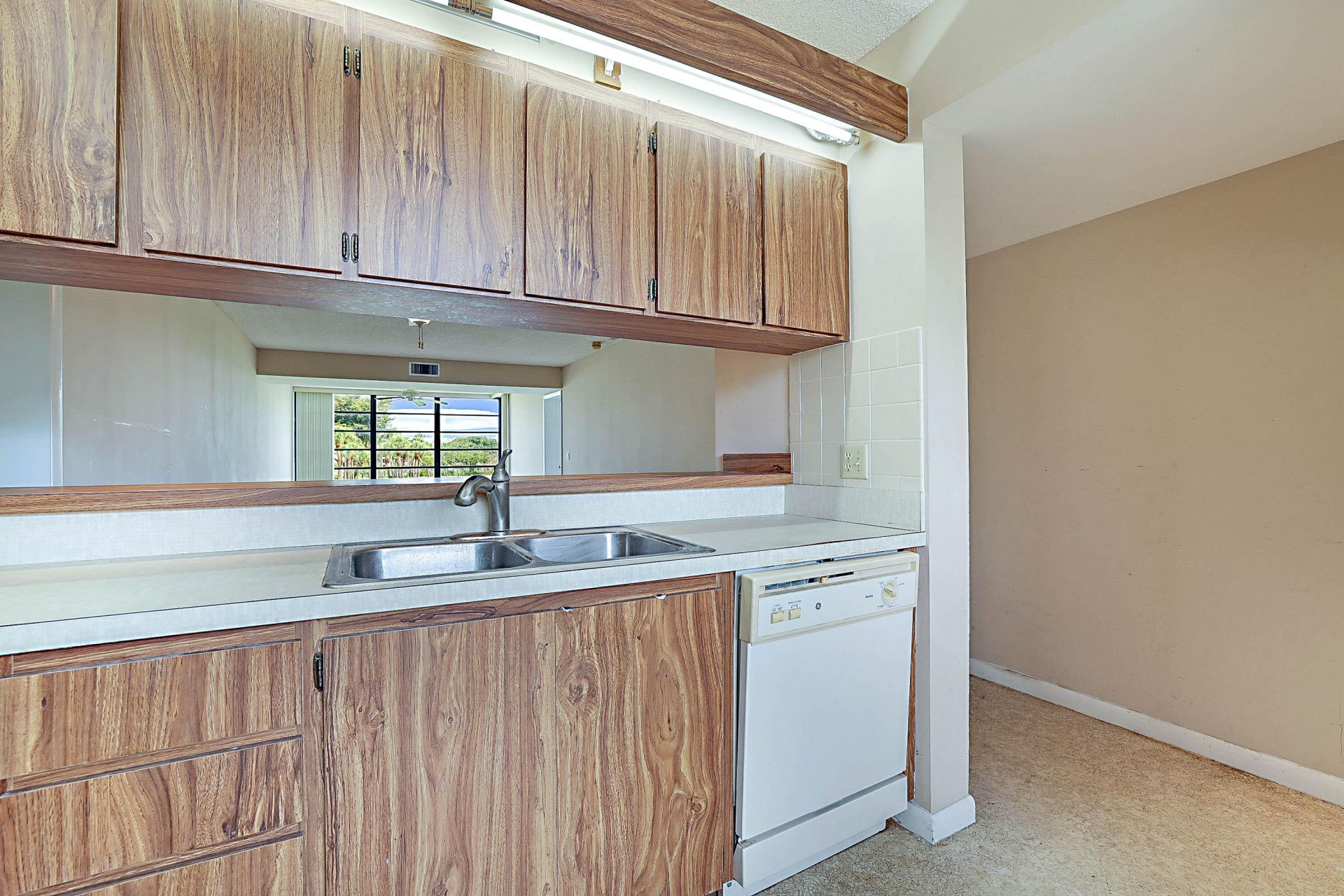3526 Whitehall Drive, Unit 302, West Palm Beach, FL 33401 Photo