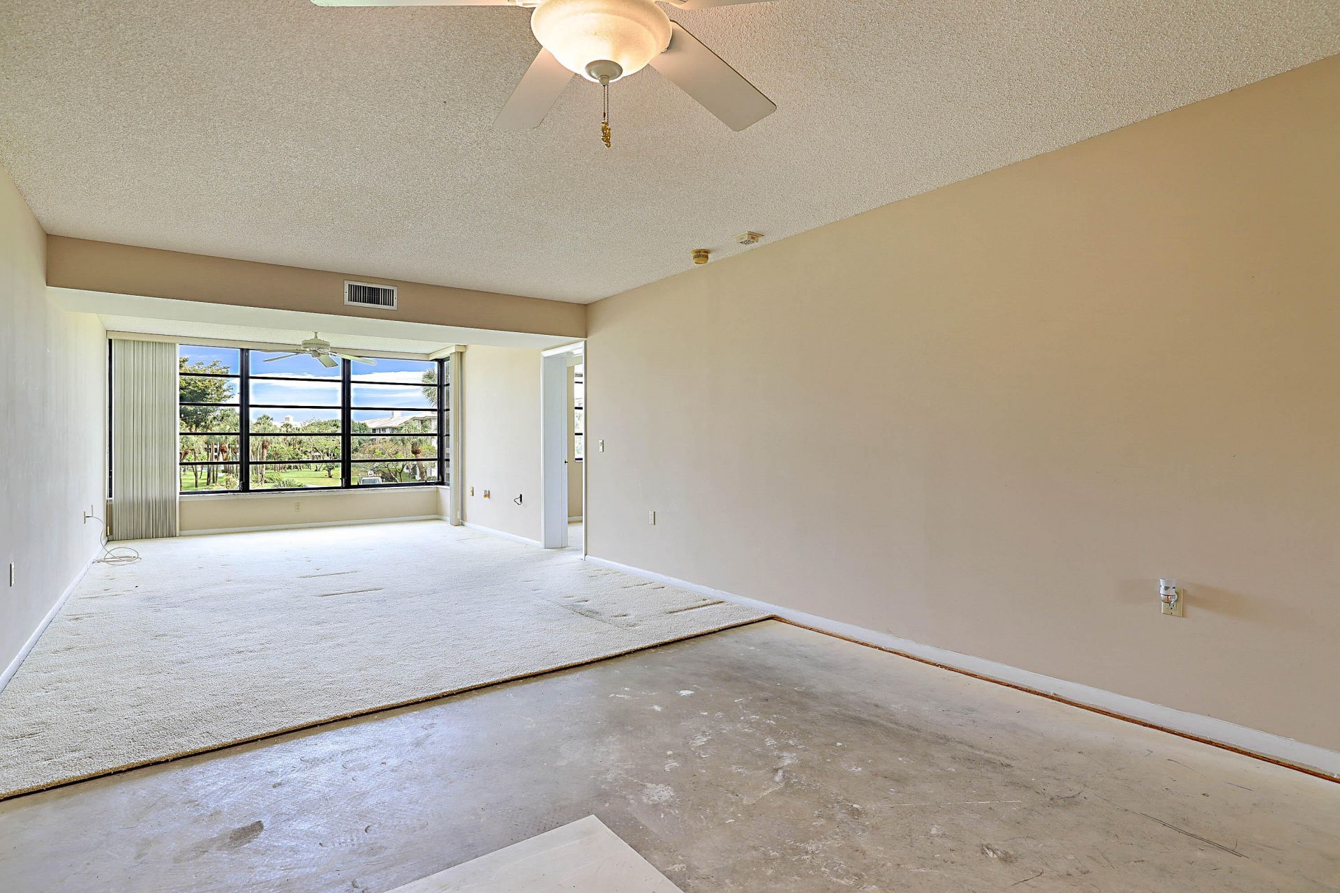 3526 Whitehall Drive, Unit 302, West Palm Beach, FL 33401 Photo