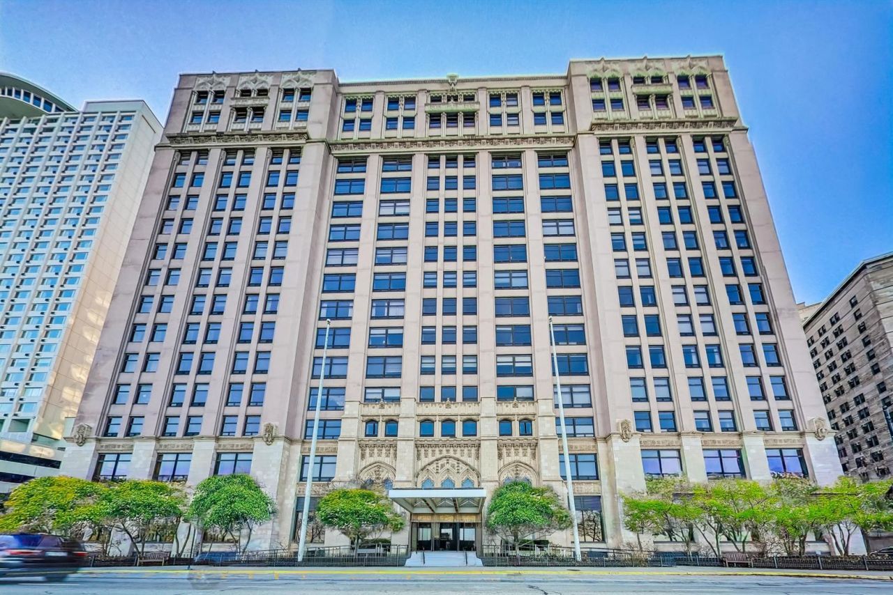 680 N Lake Shore Drive, Unit 221, Chicago, IL 60611 Main Photo