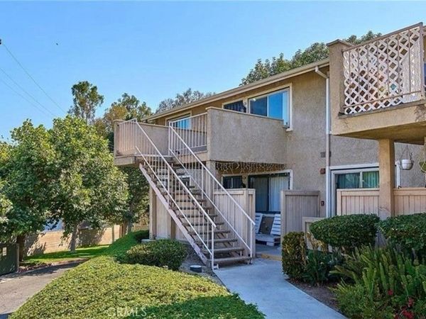 626 Bridgeport Circle, Unit 6, Fullerton, CA 92833