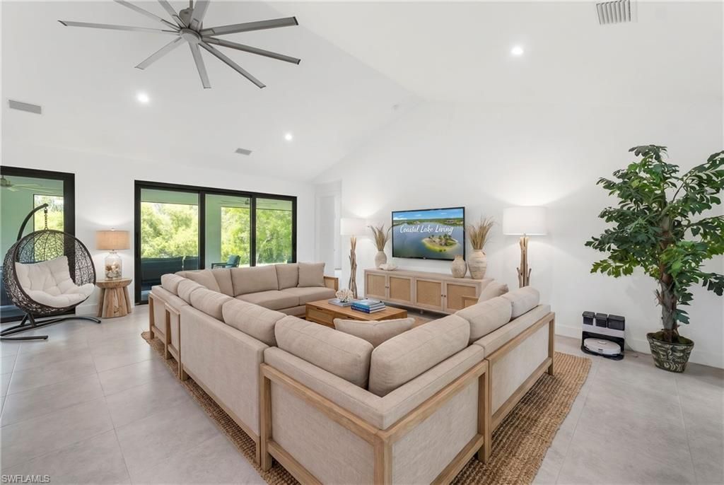 18355 Fairmont Dr, Naples, FL 34114 Photo