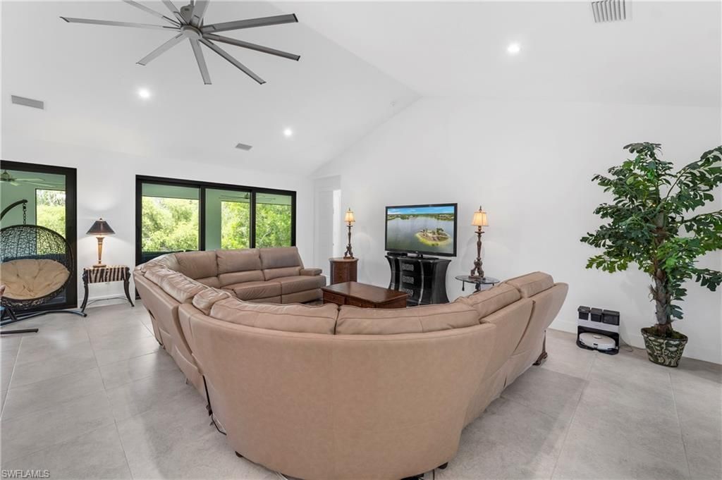 18355 Fairmont Dr, Naples, FL 34114 Photo