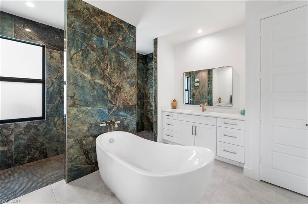 18355 Fairmont Dr, Naples, FL 34114 Photo