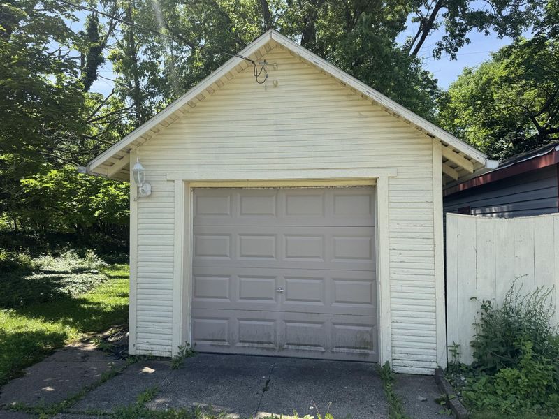 375 Ridge Road, Springfield, OH 45503 Photo 5