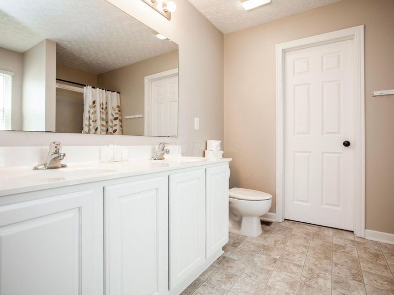 9213 Prestwick Green Drive, Columbus, OH 43240 Photo 24