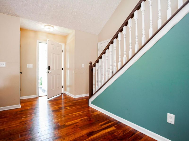 9213 Prestwick Green Drive, Columbus, OH 43240 Photo 9