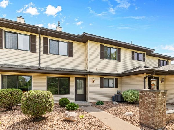 5445 Orleans Lane N, Unit 7, Plymouth, MN 55442