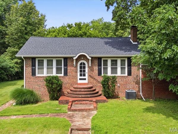 21 Creston Drive, Belleville, IL 62223