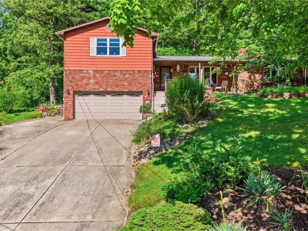 107 Jeanine Ct., Trafford, PA 15085