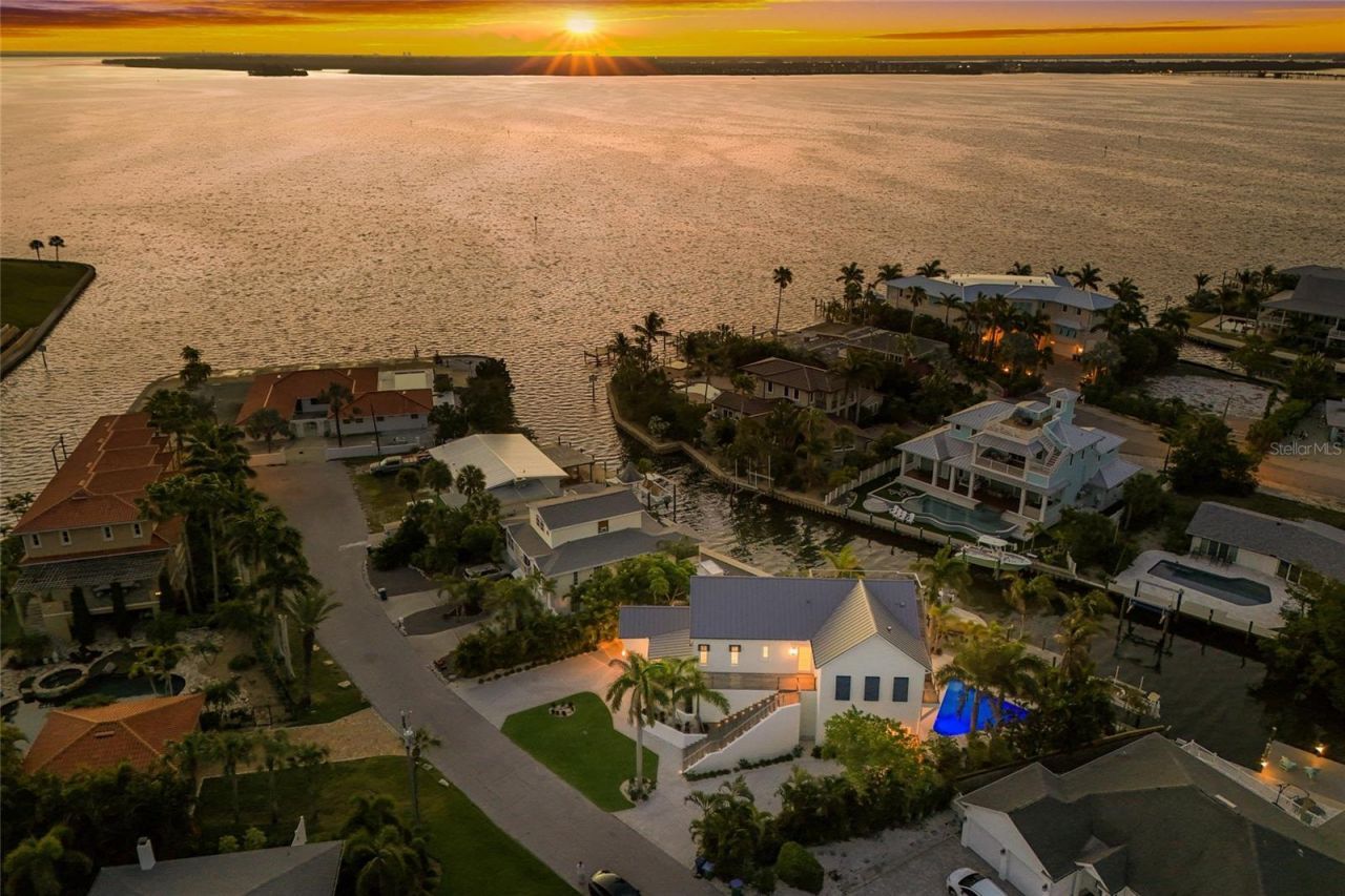 511 59th Street, Bradenton Beach, FL 34217 Photo
