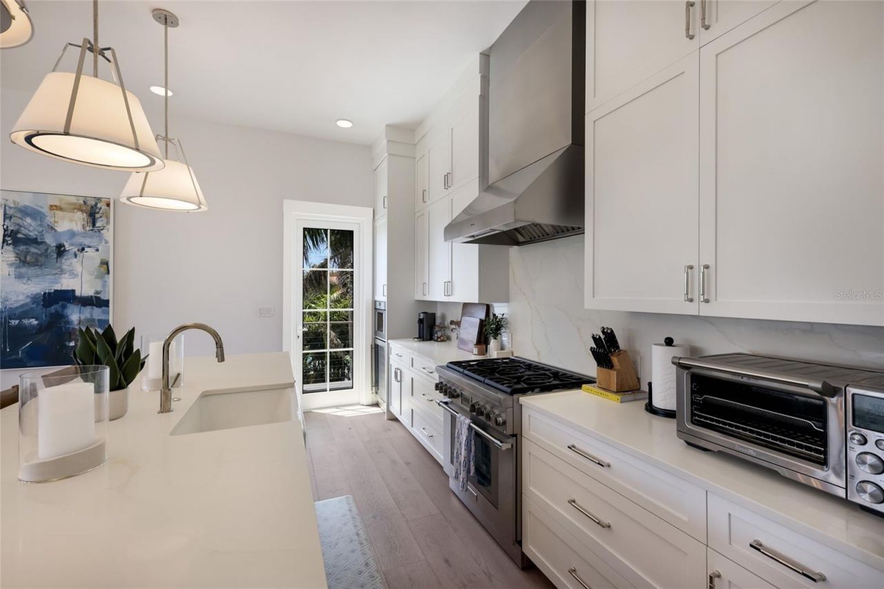 511 59th Street, Bradenton Beach, FL 34217 Photo