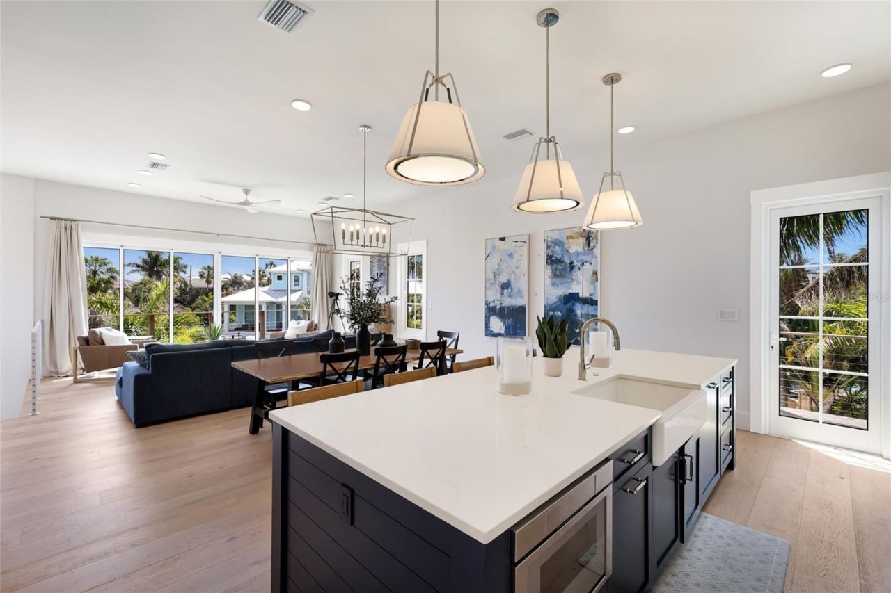 511 59th Street, Bradenton Beach, FL 34217 Photo